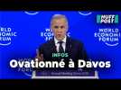 Rare standing ovation à Davos après ce discours percutant du Premier ministre canadien