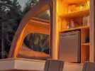 Cette cabane pliable en bois serait-elle l'avenir du camping?