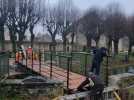 Is-sur-Tille : la nouvelle passerelle installée