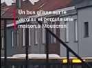 Un bus glisse sur le verglas et percute une maison à Mouscron