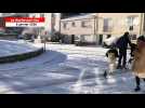 VIDÉO. Neige en Vendée : ils font du ski dans la rue