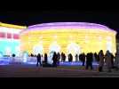 Chine: le festival annuel de sculptures sur glace lancé par un feu d'artifice
