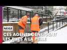 Ces agents déneigent les rues de Charleville