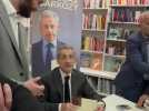 Nicolas Sarkozy aux côtés de Louis pour sa deuxième séance de dédicaces