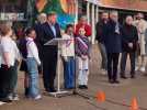 Plantation d'un arbre de la laïcité à l'école Louise-Michel d'Amiens, le 9 décembre 2025, avec le maire et le directeur académique de la Somme