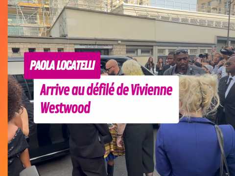 VIDEO : Paola Locatelli arrive au d�fil� de V&hellip;