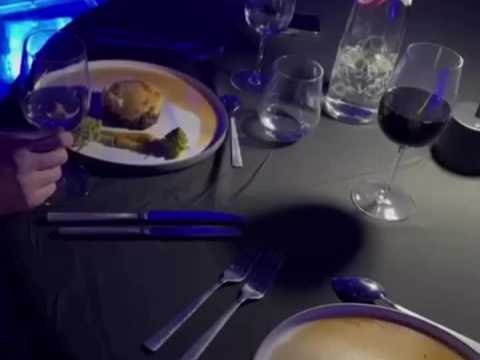 VIDEO : Il est possible de d�ner dans une bul&hellip;