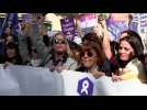 VIDÉO. Journée des droits des femmes : Gisèle Pélicot en tête du cortège parisien, au coté de sa fille Caroline Darian