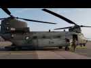 Insolite : un Chinook de la Royal Air Force se ravitaille à l'aéroport de Saint-Yan