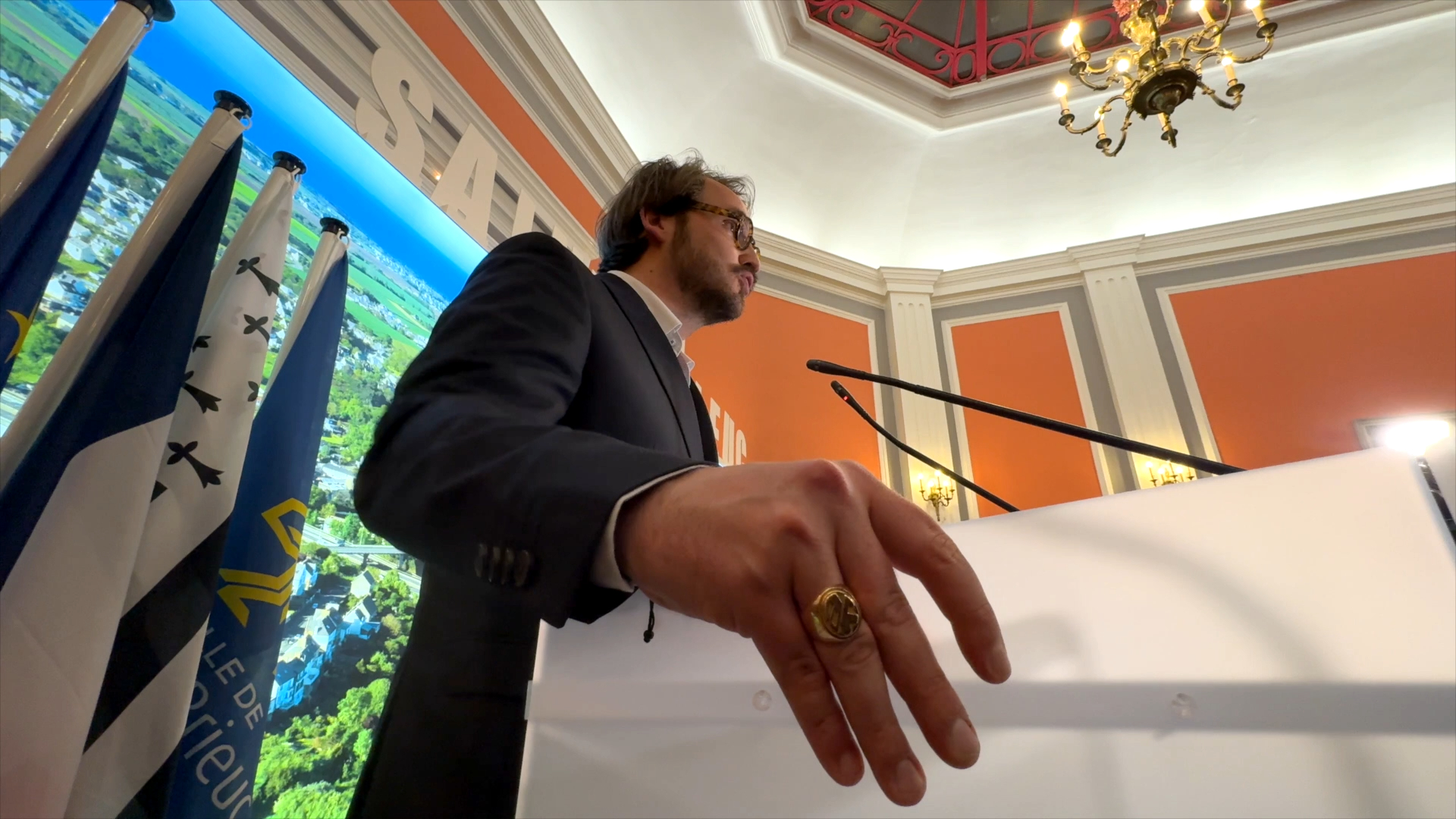 L’ascension fulgurante de Victor Bonnot, jeune maire de 30 ans à Saint-Brieuc [Vidéo]