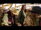 Vid�o Santiags et chapeau de cowboy: la country a la cote au Royaume-Uni