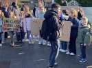 Ils manifestent contre la fermeture d'une classe à Agny, près d'Arras