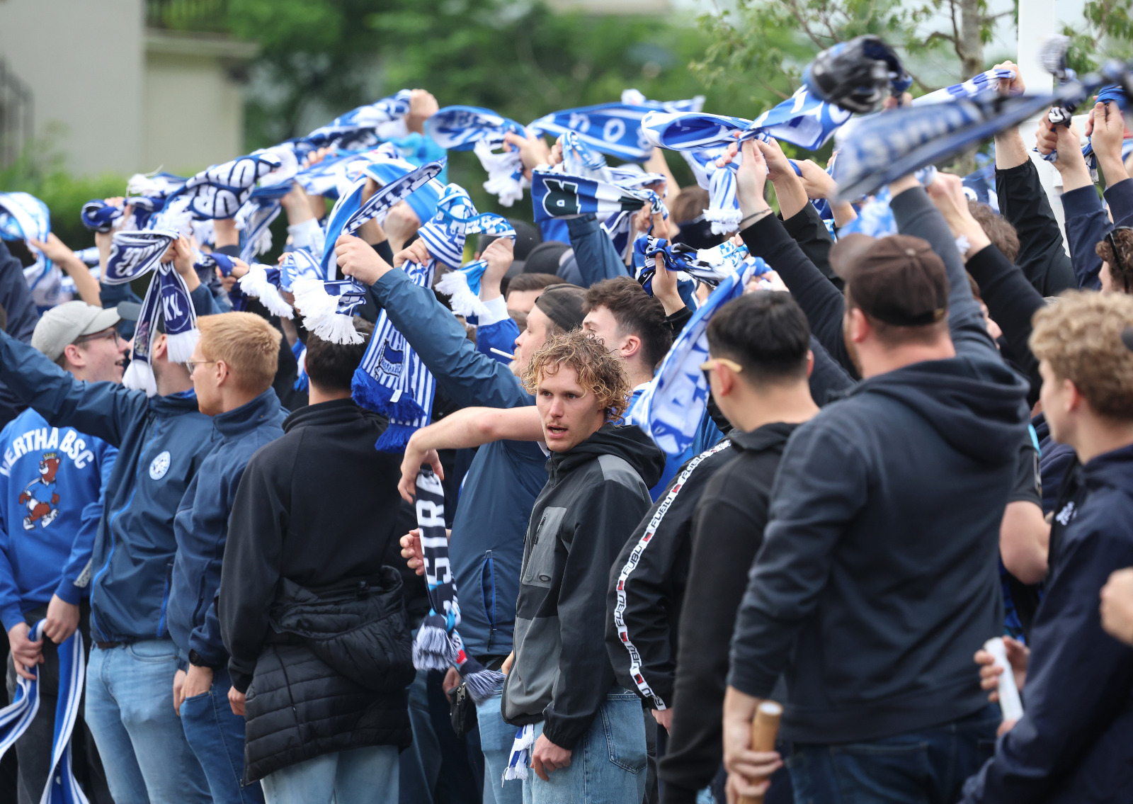 « La douche froide », « coup de massue » : les supporters réagissent à l'élimination du Racing Club de Strasbourg