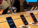 Vid�o Apple enregistre des ventes d'iPhone record alors que Tim Cook s'appr�te � quitter ses fonctions
