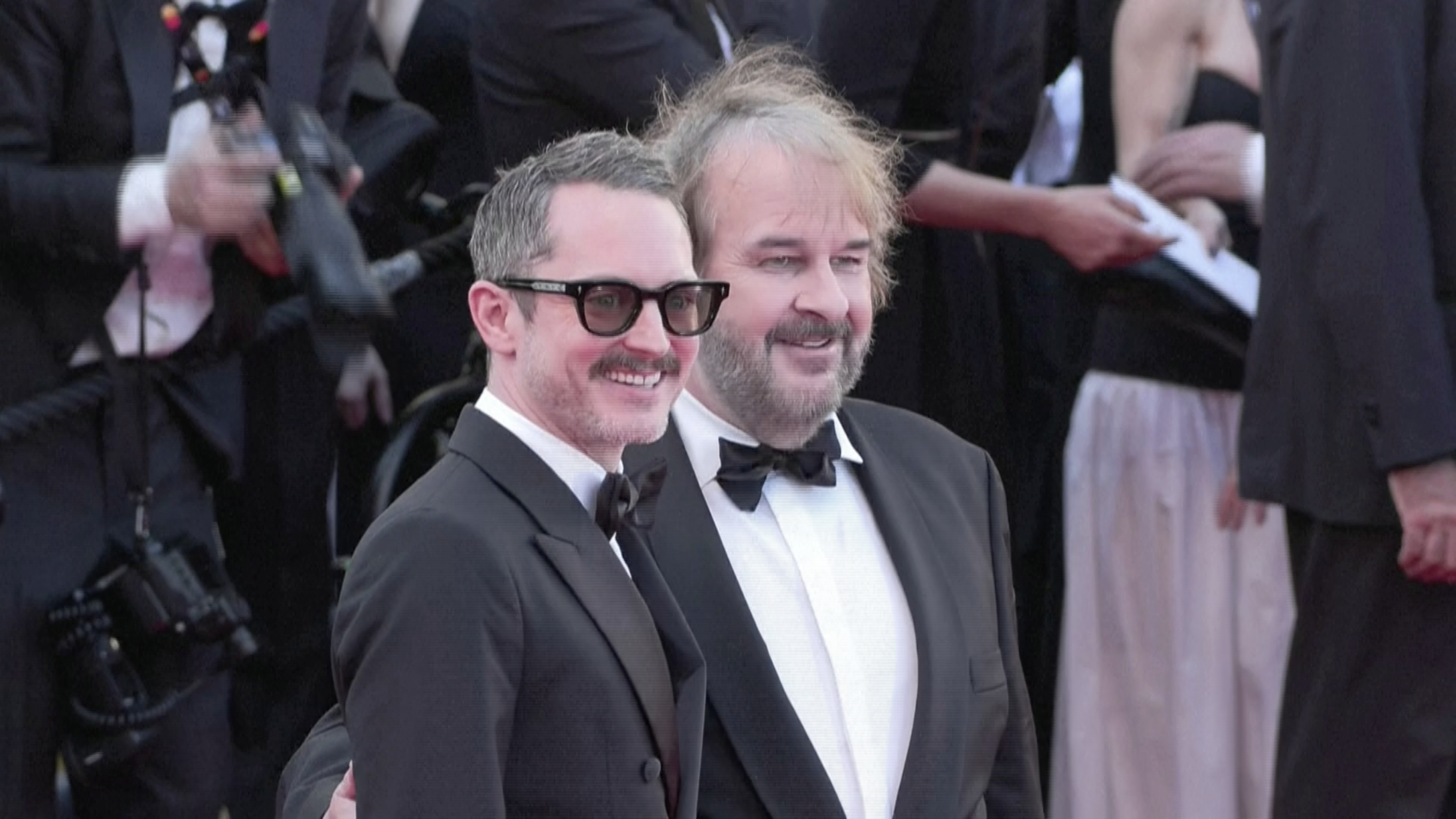 Festival de Cannes : les stars foulent le tapis rouge pour la cérémonie d'ouverture