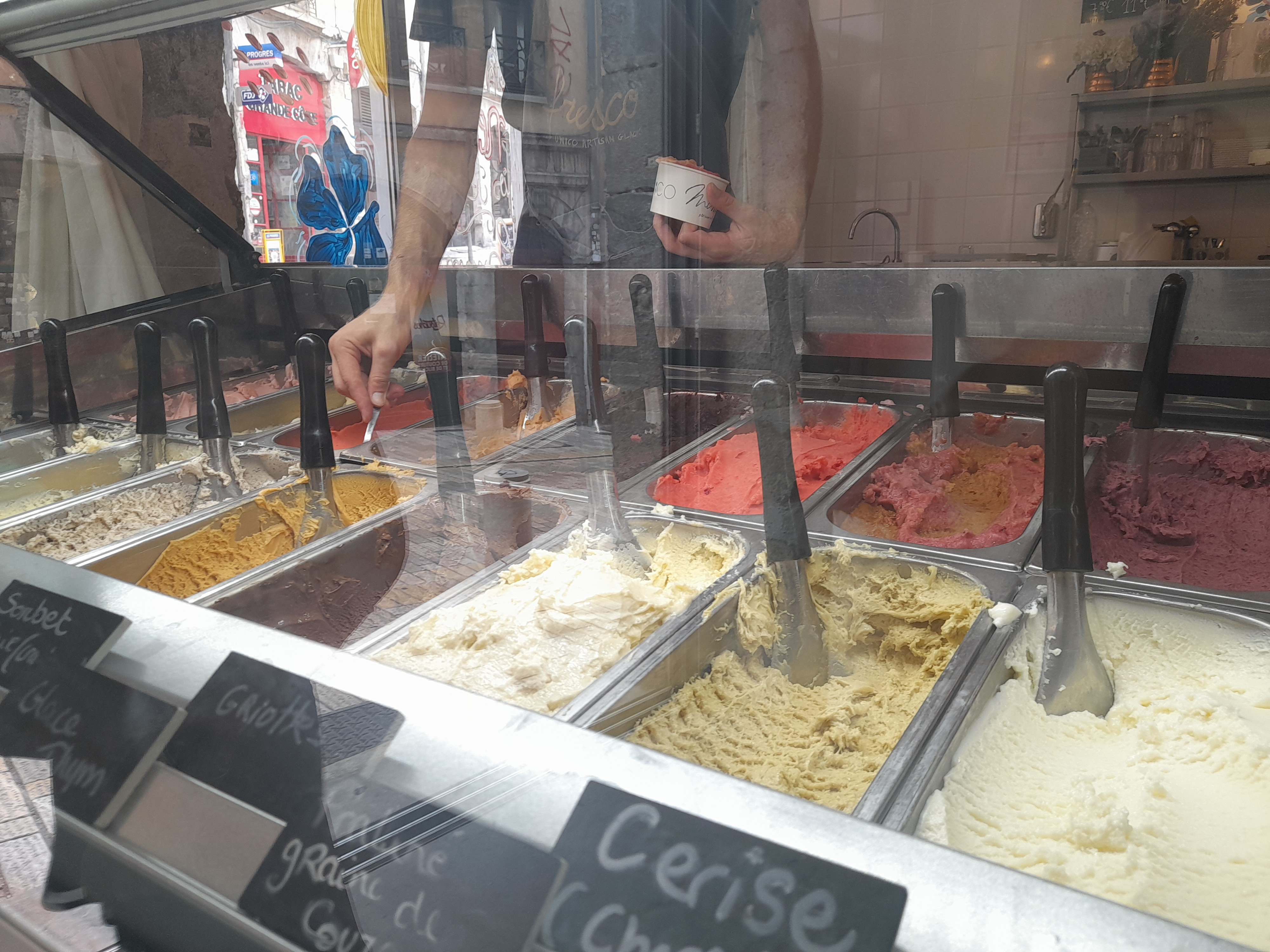 Chez Unico à Lyon, des glaces artisanales aux goûts complètement fous