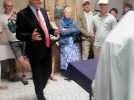 Vid�o Le maire d'Offin, Roger Houzel, a pr�sent� la maquette de l'�glise de Geoffrey Darsy comme un chef-d'oeuvre.