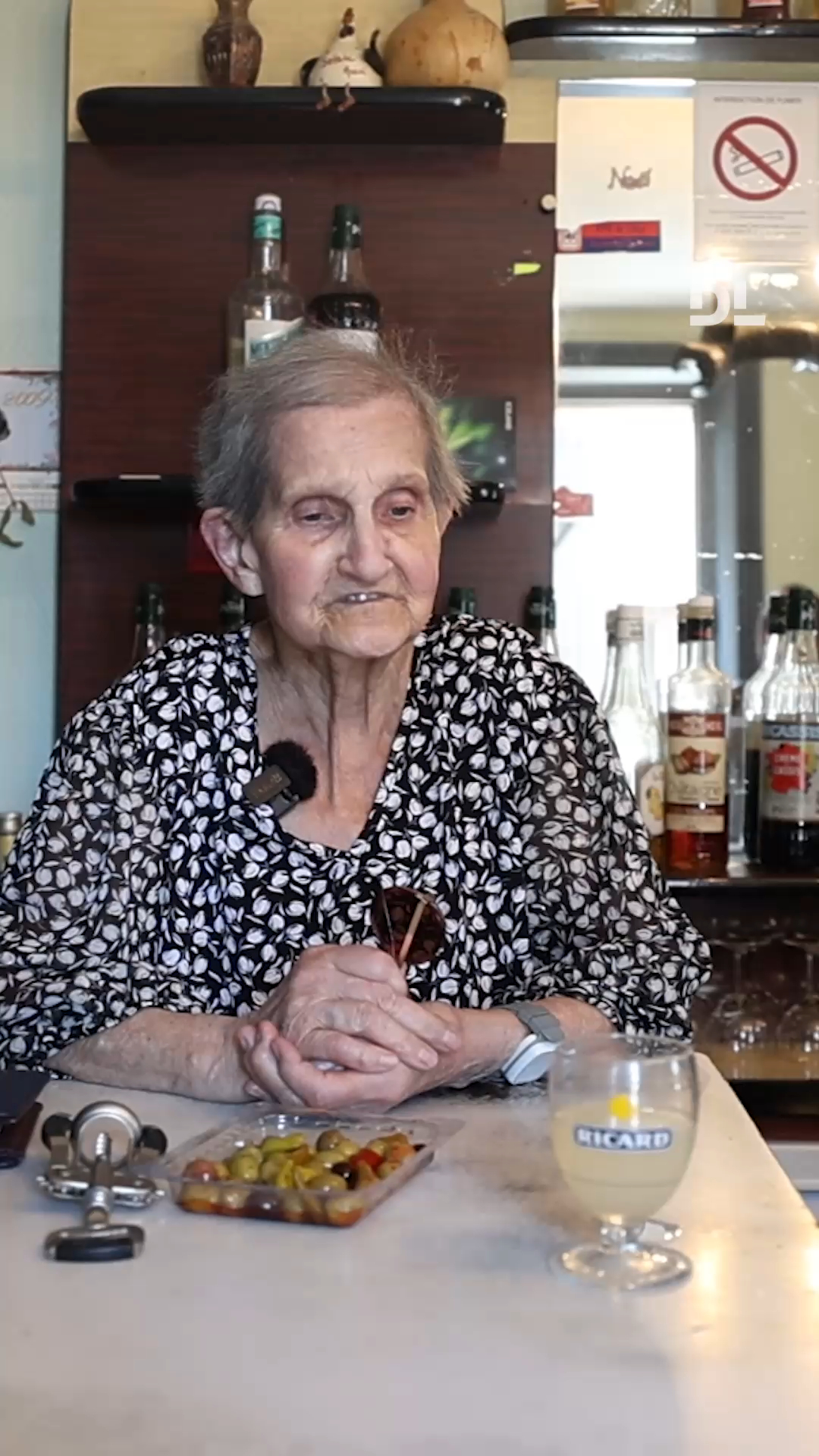 Angèle, 81 ans, patronne du Café de la gare de Vaulx- Milieu