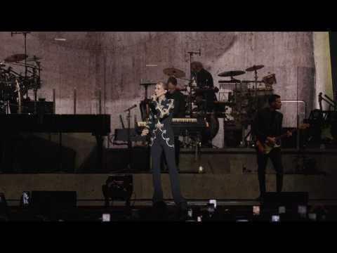 VIDEO : C�line Dion chante My Heart Will Go&hellip;