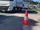 Le ralentissement des camions étrangers à la sortie du péage du Capitou est intermittent