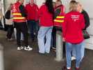 Action de la CGT devant Auchan Arras pour dénoncer "la dégradation des conditions de travail"