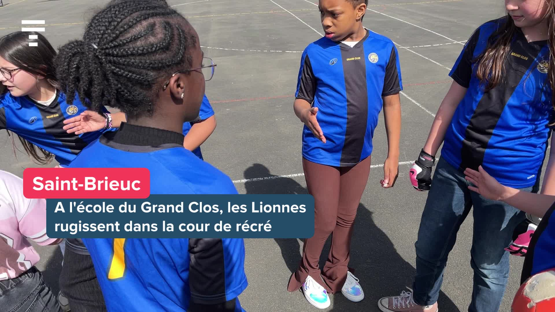 « Les garçons ne nous laissent jamais jouer » : à Saint-Brieuc, les Lionnes s’imposent dans la cour de récré, balle au pied [En vidéo]