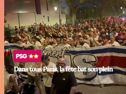 VIDEO : C'est la f�te dans tout Paris