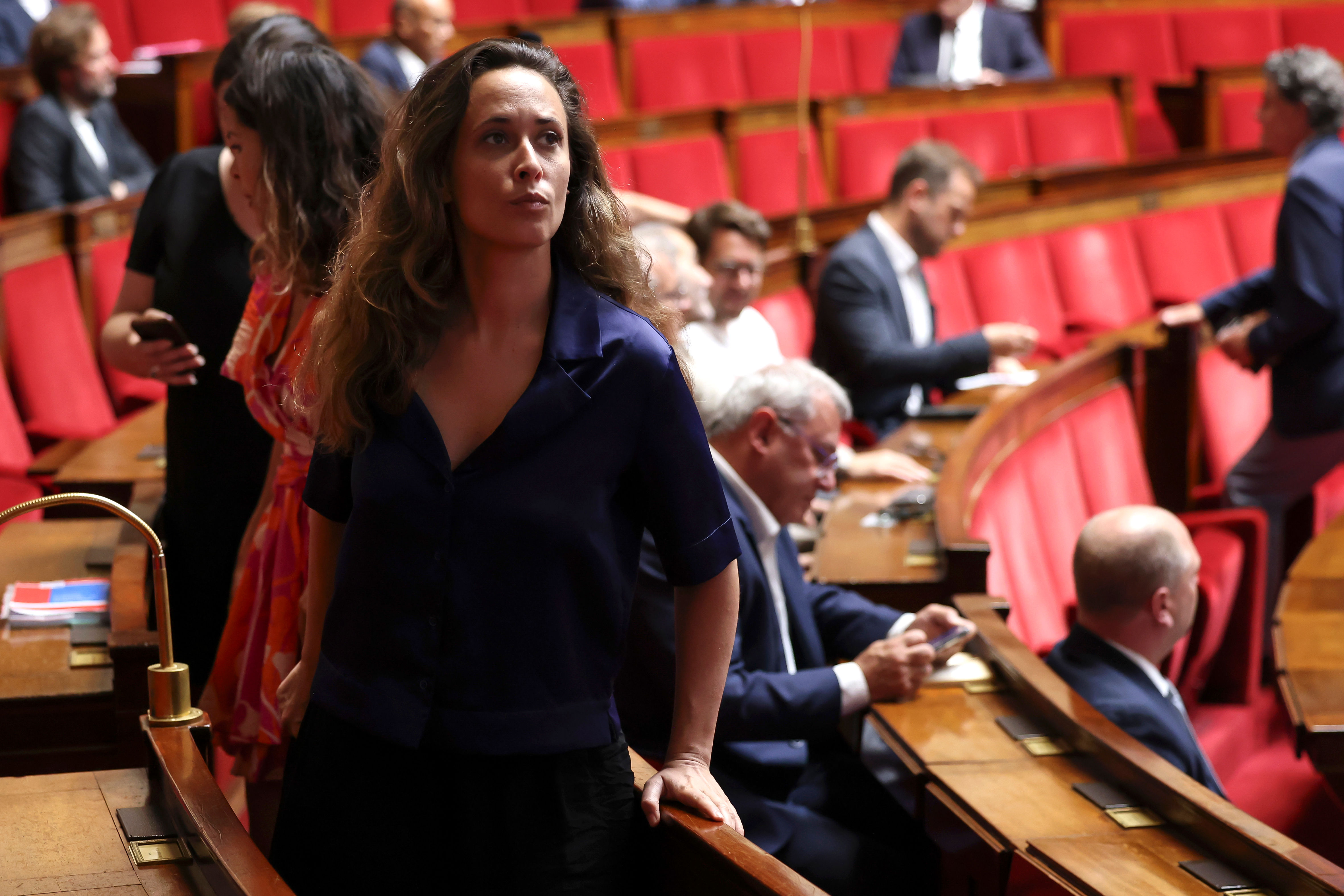 Pourrait-on bientôt se pacser entre amis ? Cette proposition de la députée LFI Clémence Guetté
