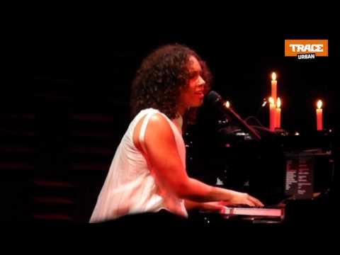alicia keys - Alicia Keys singing Unthinkable at her Joe's Pub show in NYC / June 28th 2011 (Live)